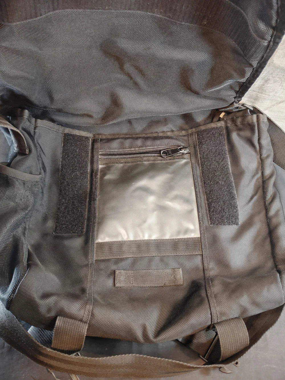 GAP Black Durable Messenger/ Crossbody Bag